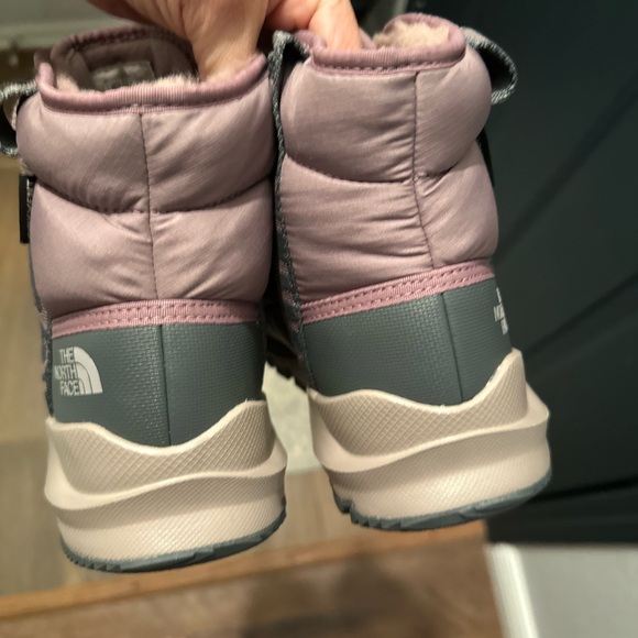 THE NORTH FACE ThermoBall ™ Lace Up Luxe Womens Waterproof Boots - Picture 2 of 9
